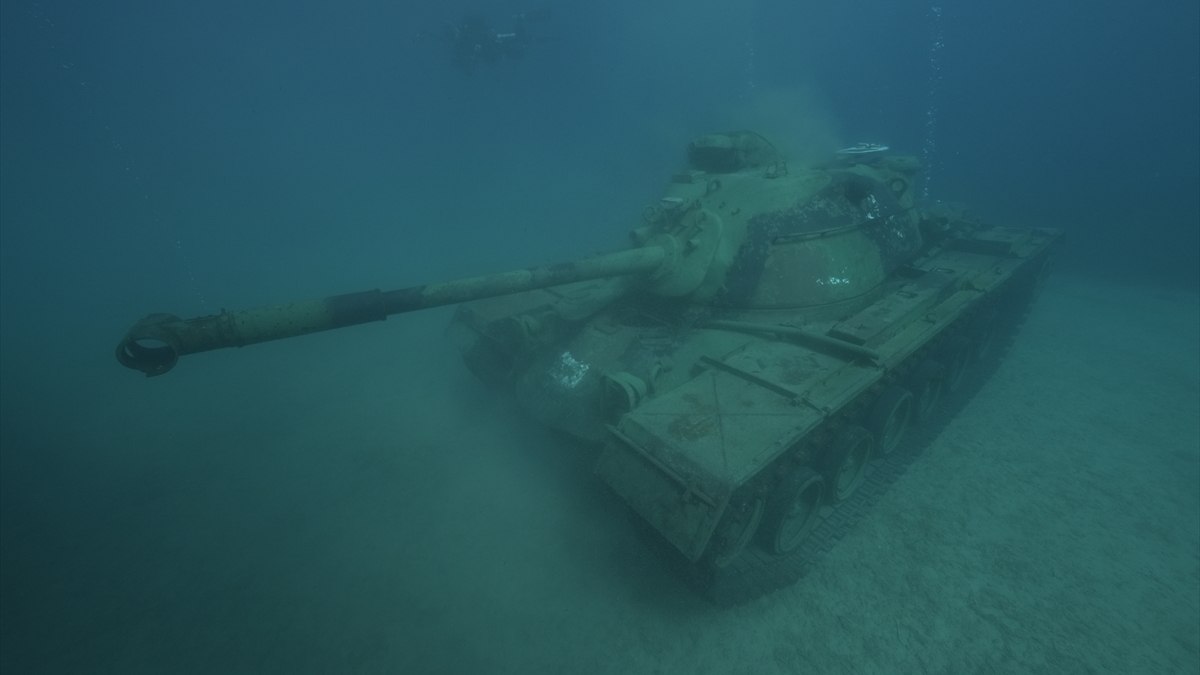 Saros Körfezi’ne batırılan tank, su altında görüntülendi